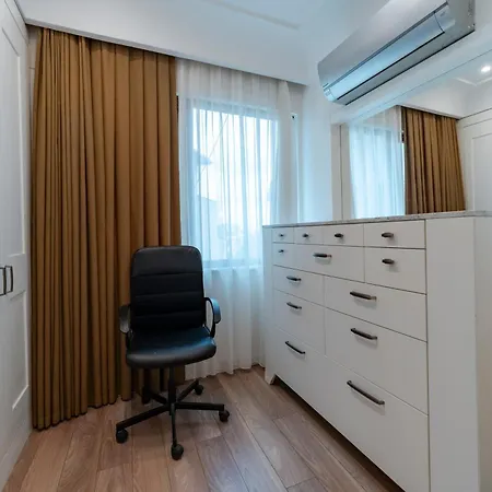 Апартаменты 3-bedroom With Balcony & Elevator, Next To Taksim Square Стамбул