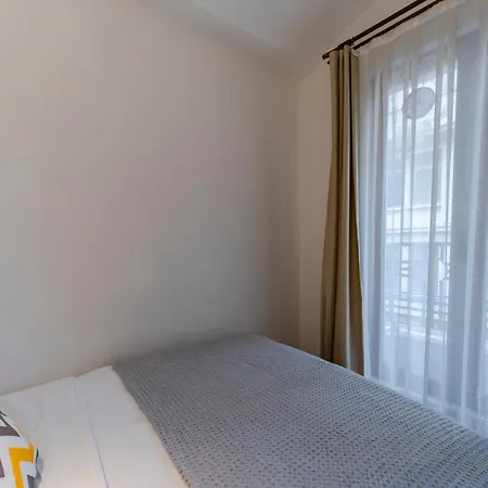 3-bedroom With Balcony & Elevator, Next To Taksim Square