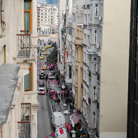 3-bedroom With Balcony & Elevator, Next To Taksim Square