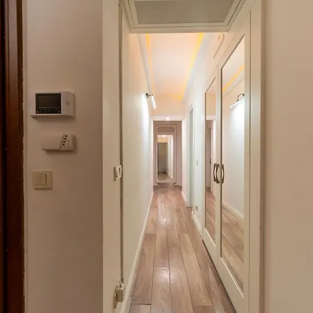 3-bedroom With Balcony & Elevator, Next To Taksim Square Istanbul