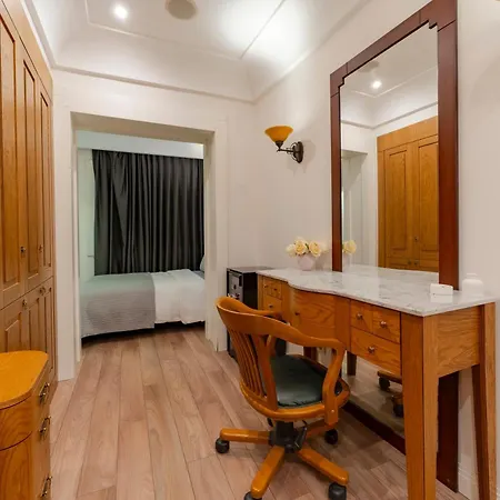 3-bedroom With Balcony & Elevator, Next To Taksim Square Lejlighed *