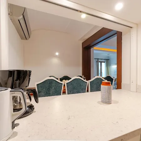 3-bedroom With Balcony & Elevator, Next To Taksim Square Lejlighed Istanbul
