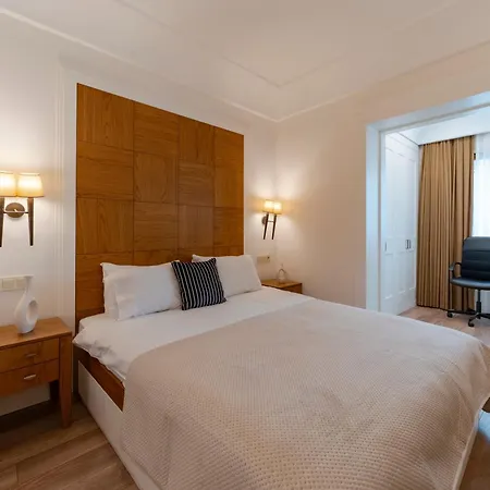 3-bedroom With Balcony & Elevator, Next To Taksim Square Istanbul