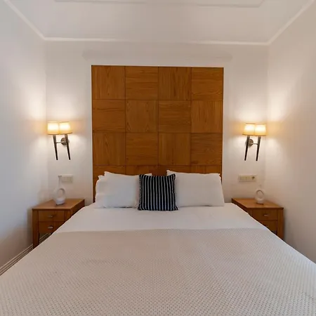 3-bedroom With Balcony & Elevator, Next To Taksim Square Апартаменты Стамбул