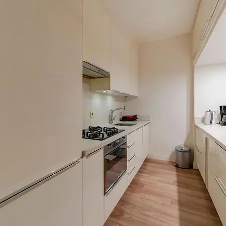 3-bedroom With Balcony & Elevator, Next To Taksim Square Апартаменты *